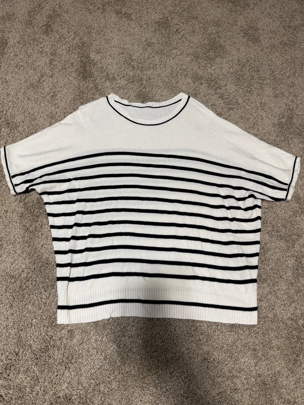 Medium Women’s Striped Short-Sleeve Knit Sweater - White/Black